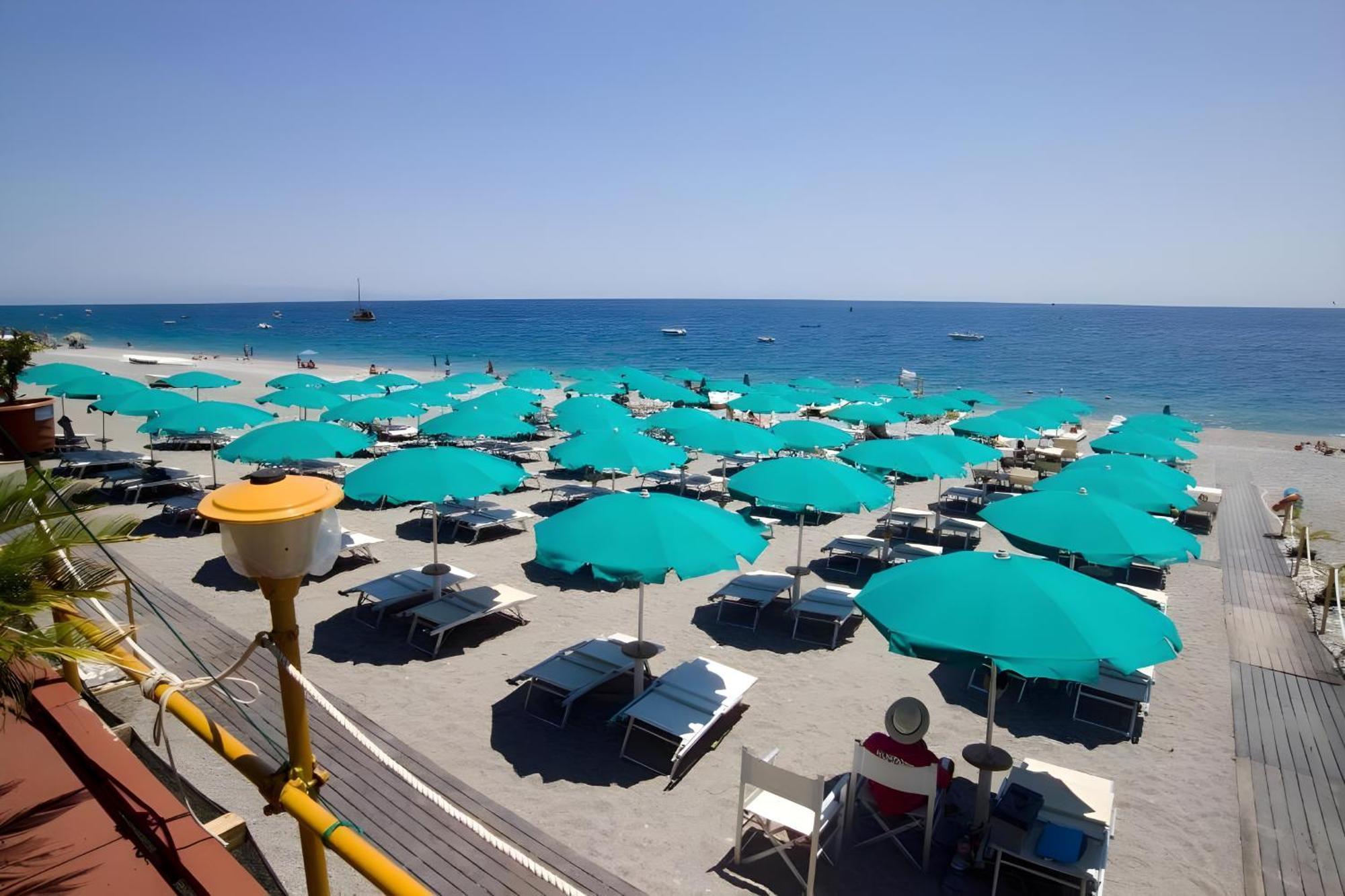 Terrazza Enjoy Leilighet Letojanni Eksteriør bilde